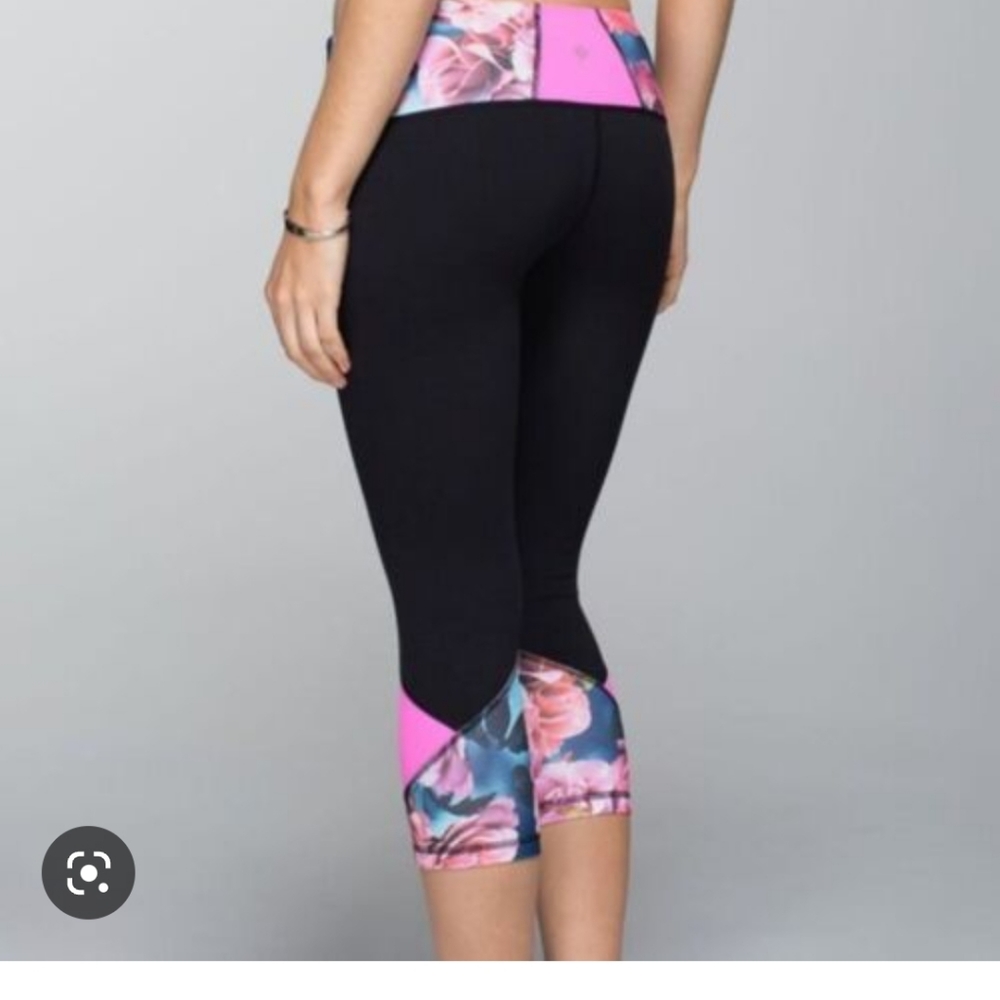 Lululemom athletica capri leggings size 4 used good condition